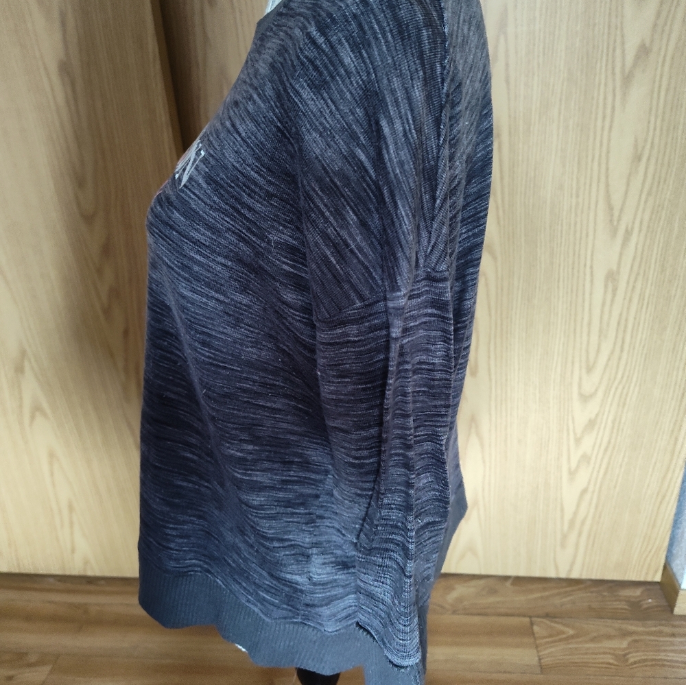 Sweater - Picture 3 of 4